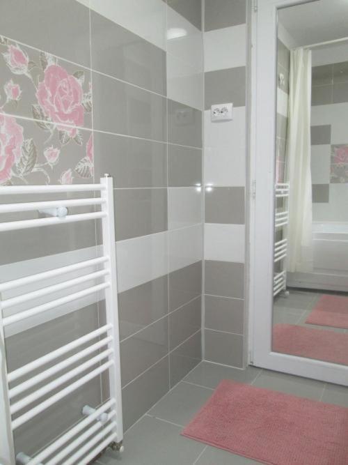 Apartament Sarra Тирговіште Екстер'єр фото
