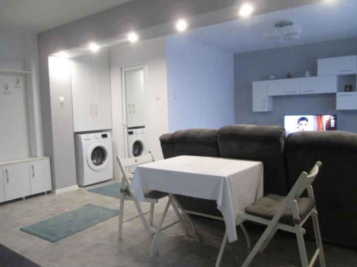 Apartament Sarra Тирговіште Екстер'єр фото